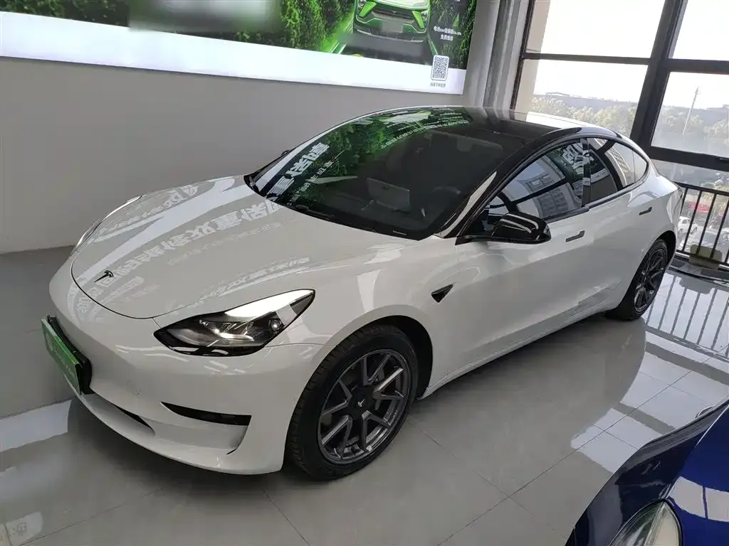 Tesla Model 3 — фото 10