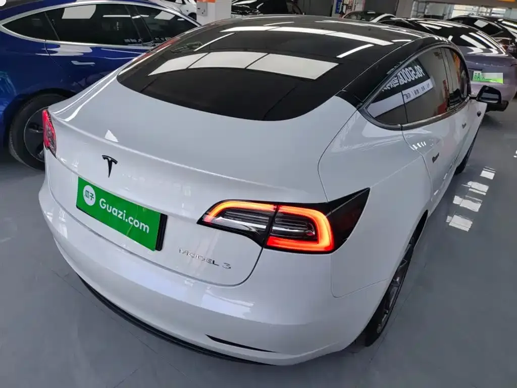 Tesla Model 3 — фото 6