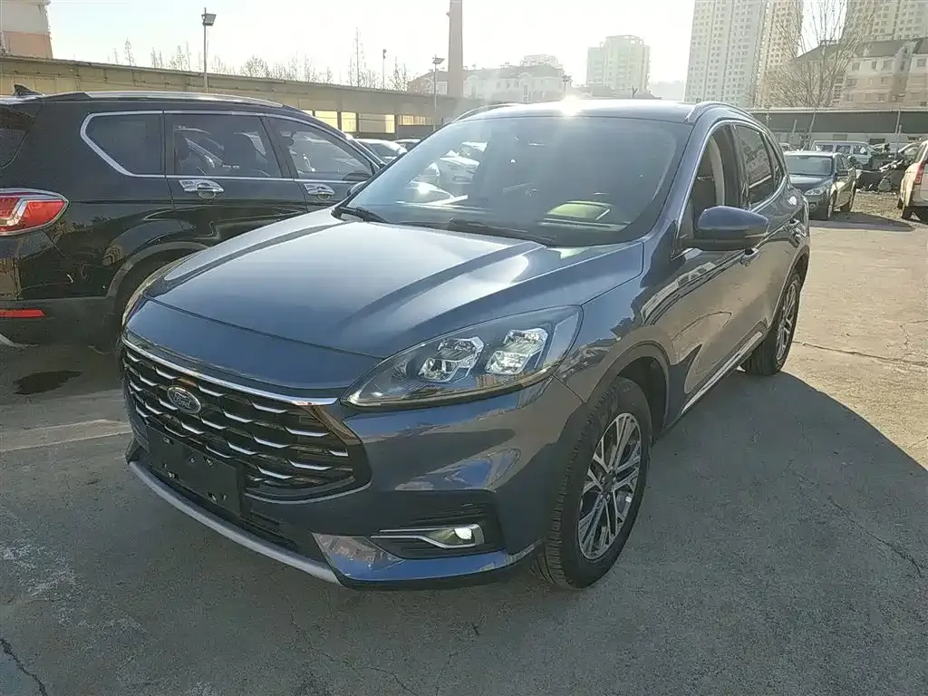 Ford Escape 2022 из CN, фото 1