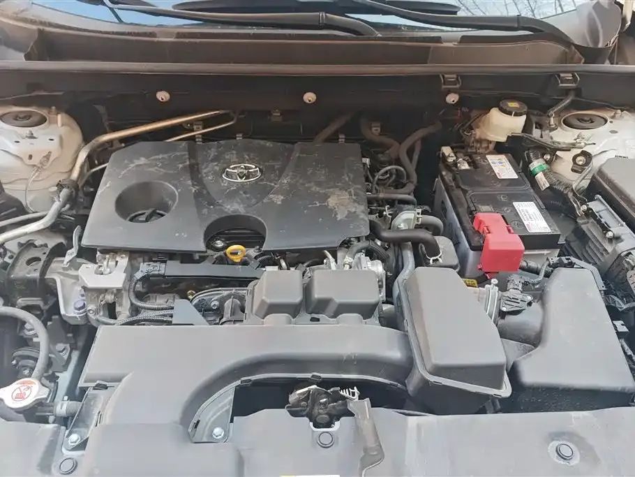 Toyota RAV4 — фото 7