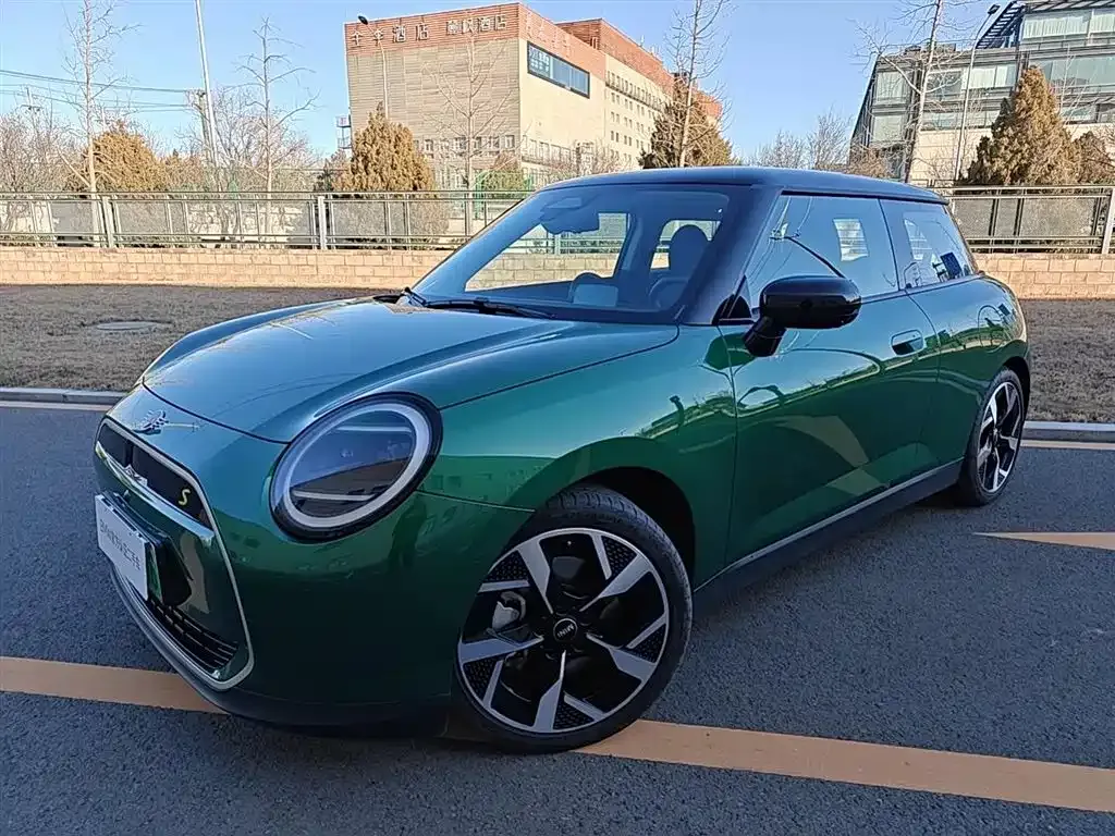 MINI Cooper EV — фото 1