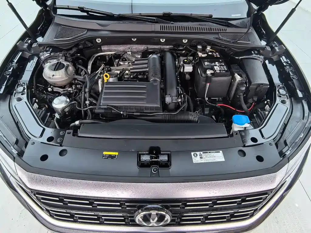 Volkswagen Passat 2023 из CN, фото 10