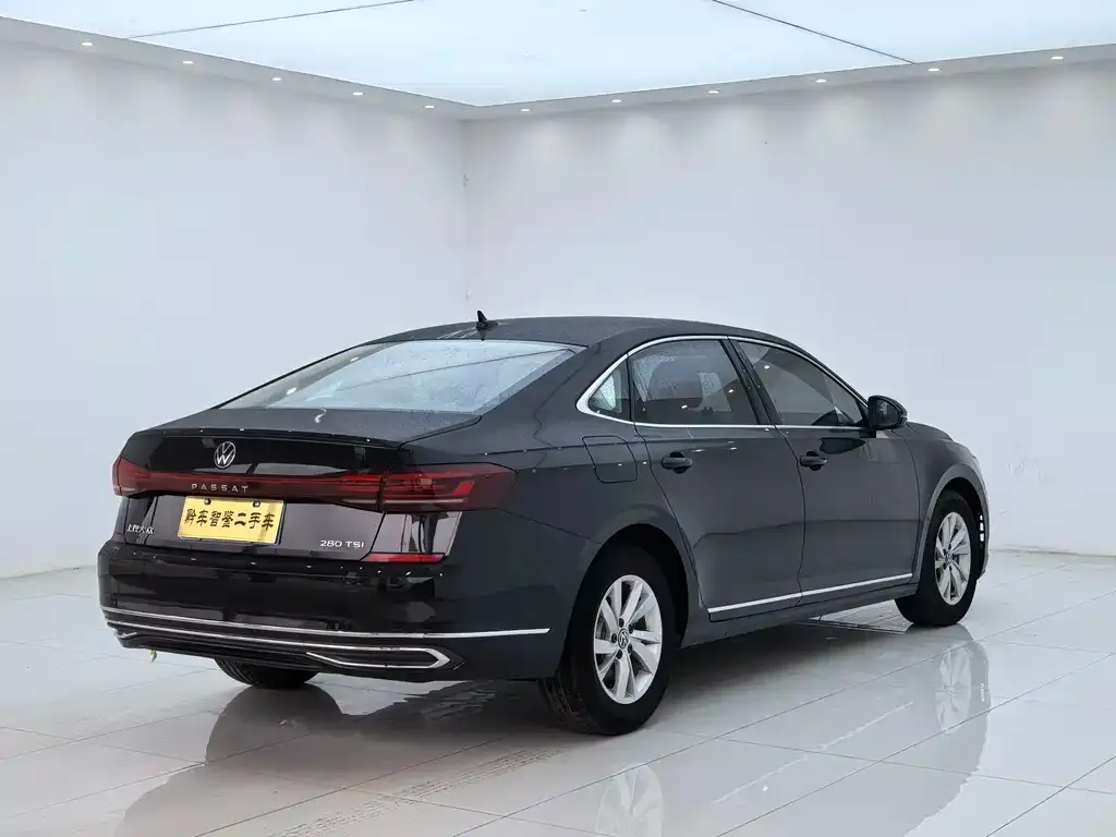 Volkswagen Passat 2023 из CN, фото 2