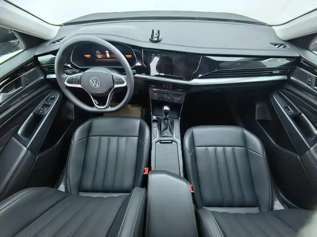 Volkswagen Passat 2023 из CN, фото 4