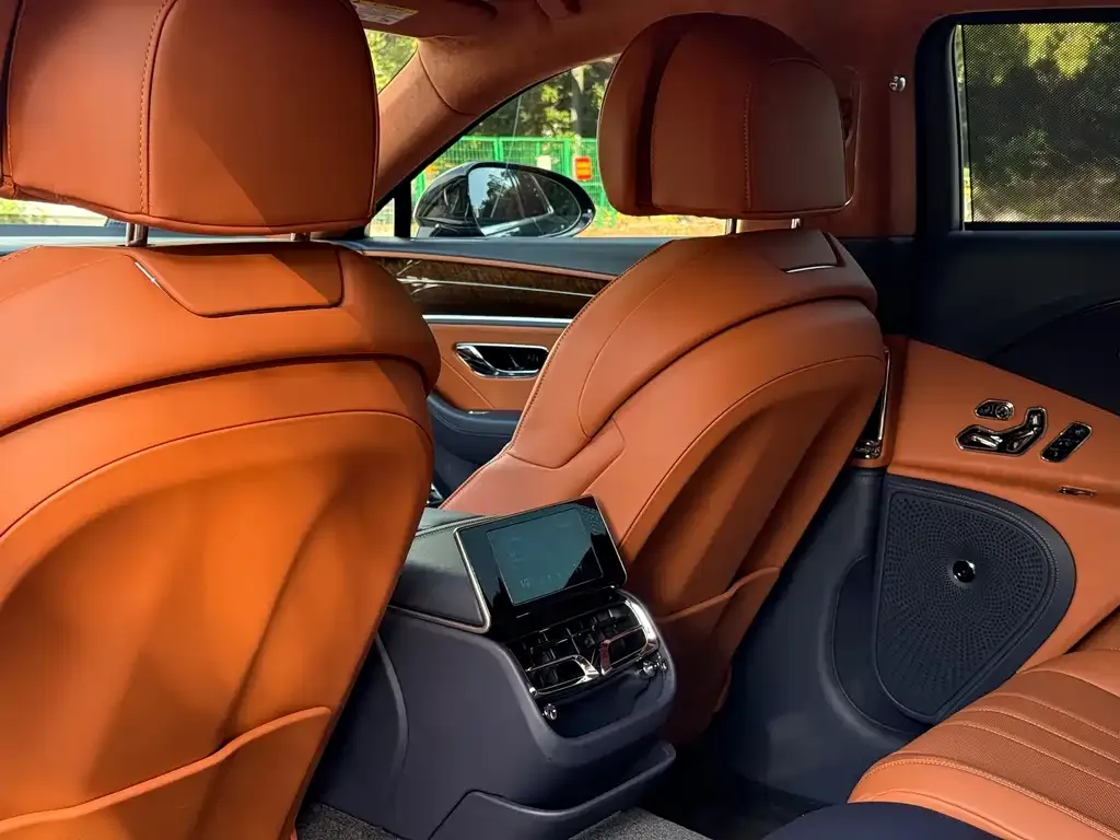 Bentley Flying Spur 2021 из CN, фото 4