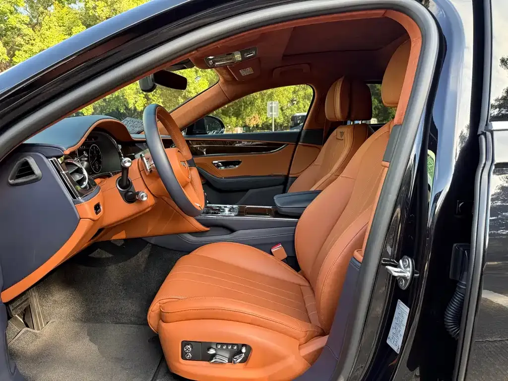 Bentley Flying Spur 2021 из CN, фото 2