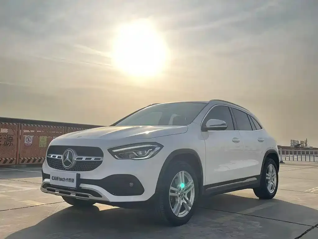 Mercedes-Benz GLA — фото 1
