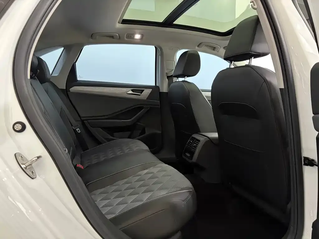 Volkswagen Sagitar 2023 из CN, фото 7