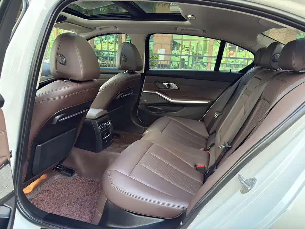 BMW 3 Series 2022 из CN, фото 5