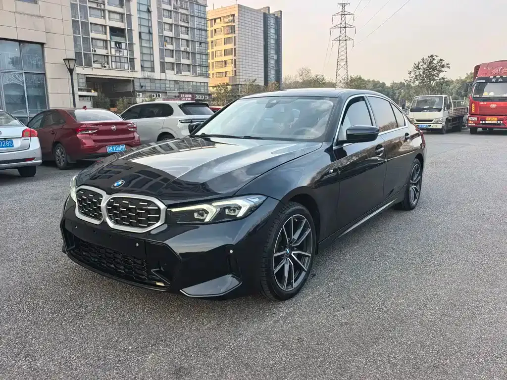 BMW 3 Series 2023 из CN, фото 1