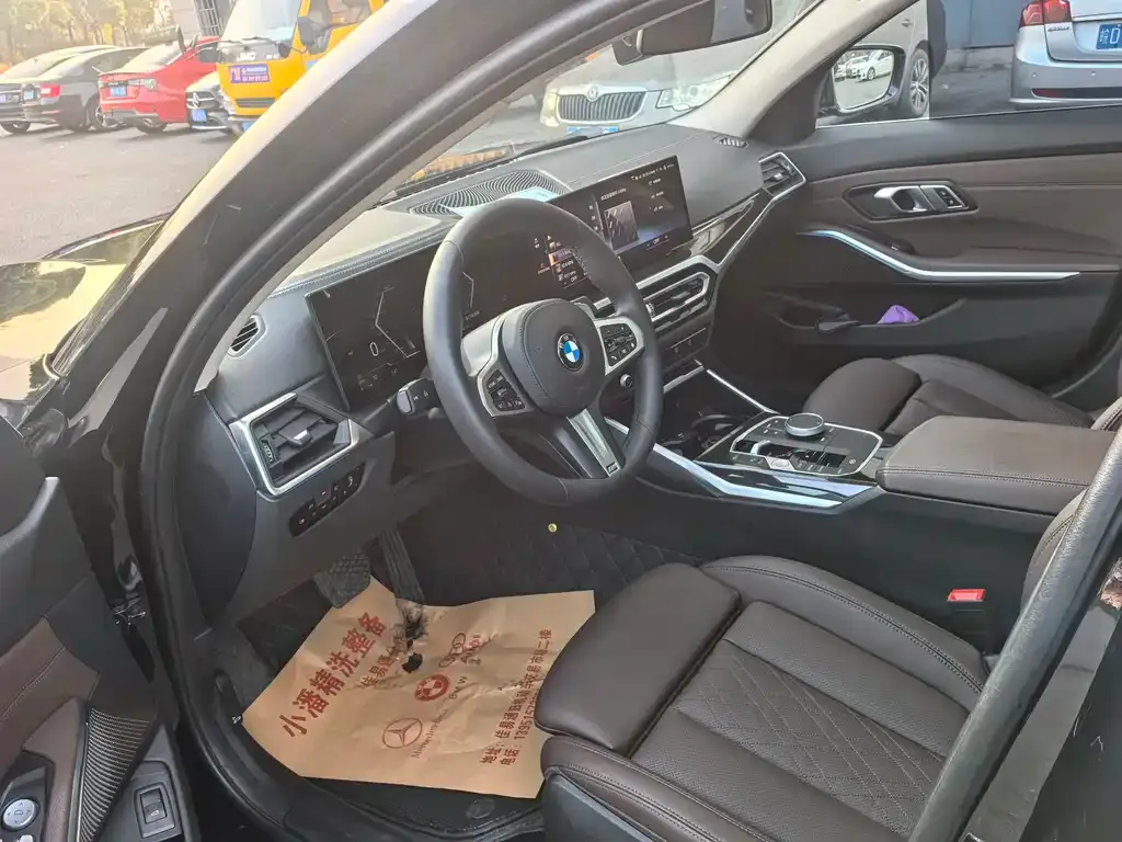 BMW 3 Series 2023 из CN, фото 6