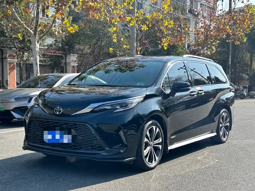 Toyota Granvia 2023 из CN, фото 1