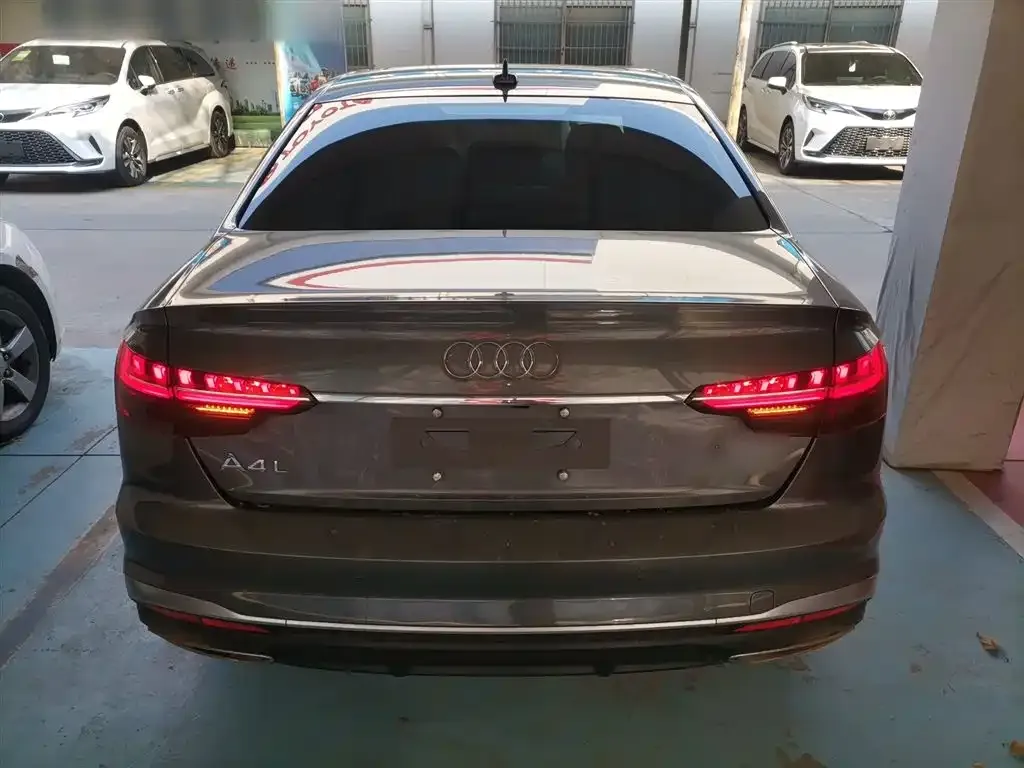 Audi A4L 2021 из CN, фото 3