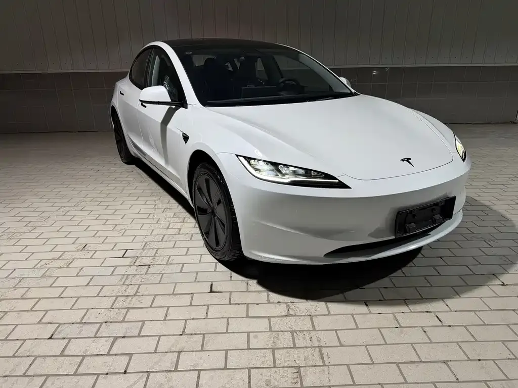 Tesla Model 3 — фото 4