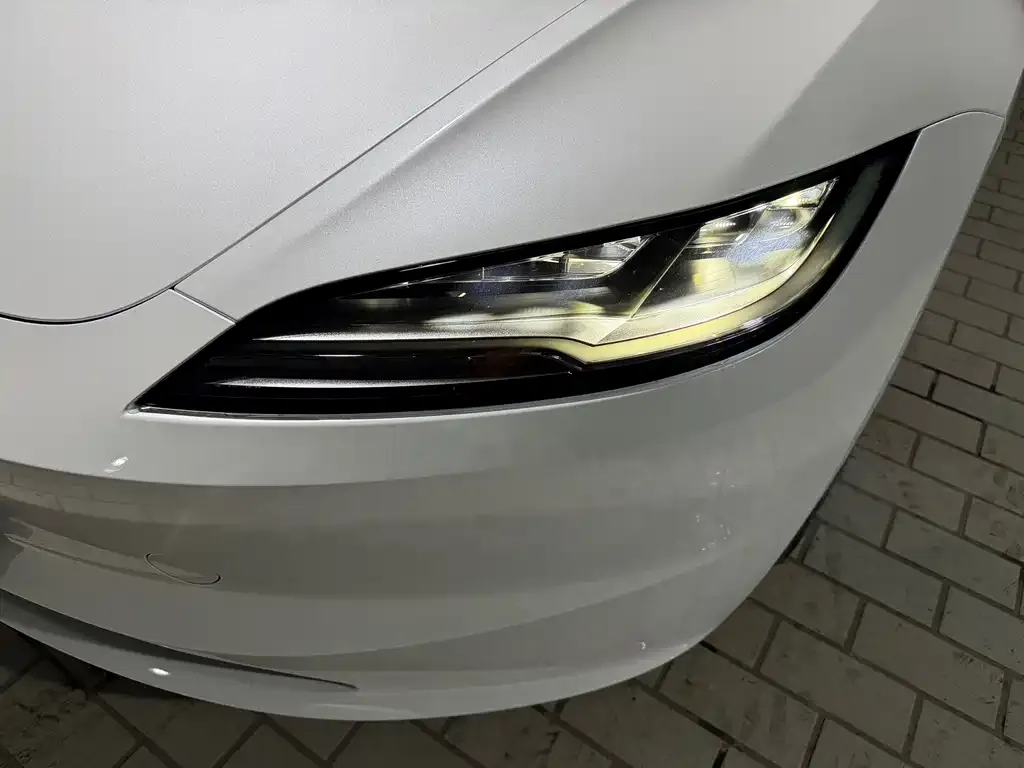 Tesla Model 3 — фото 8