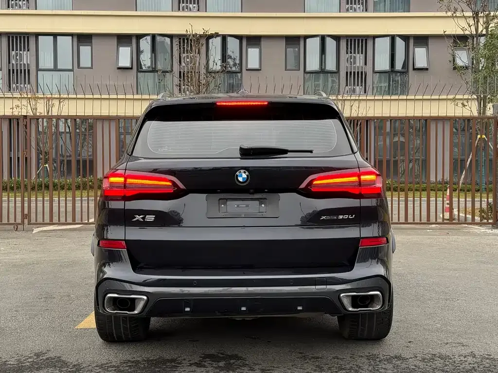 BMW X5 — фото 5