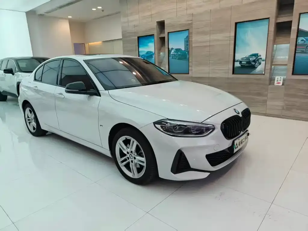 BMW 1 Series 2022 из CN, фото 1