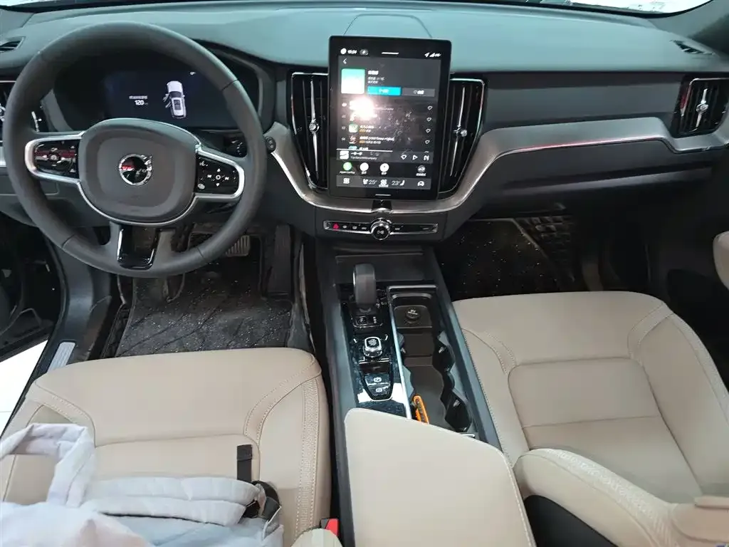 Volvo XC60 2025 из CN, фото 10