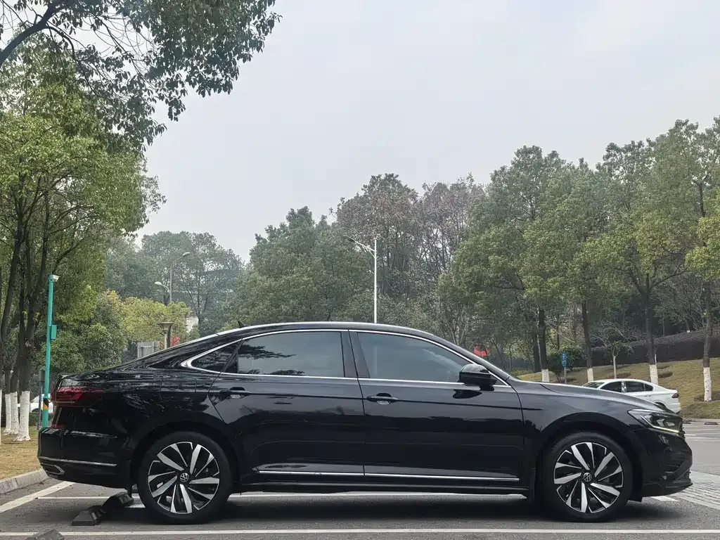 Volkswagen Passat 2022 из CN, фото 3