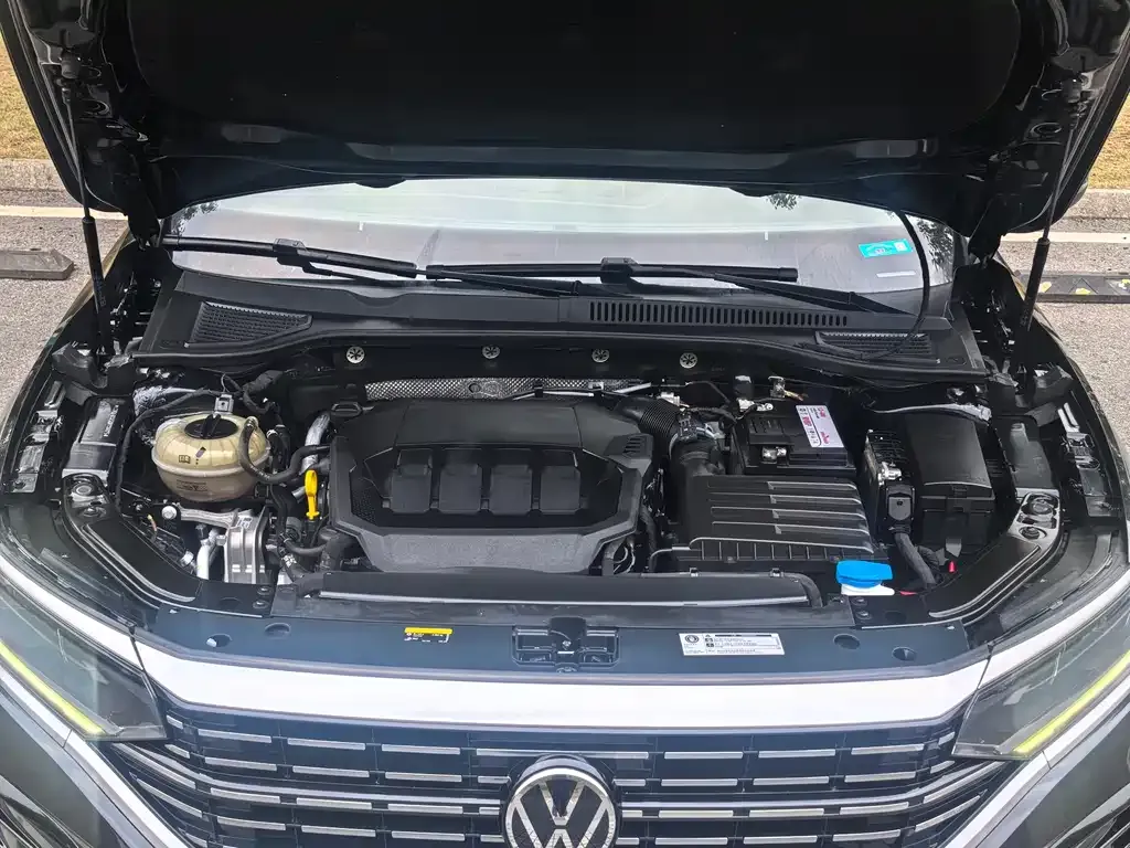 Volkswagen Passat 2022 из CN, фото 2