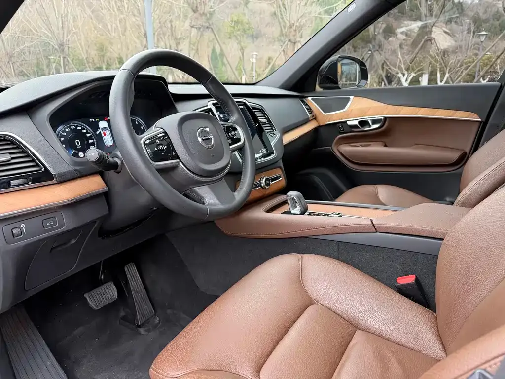 Volvo XC90 2022 из CN, фото 2