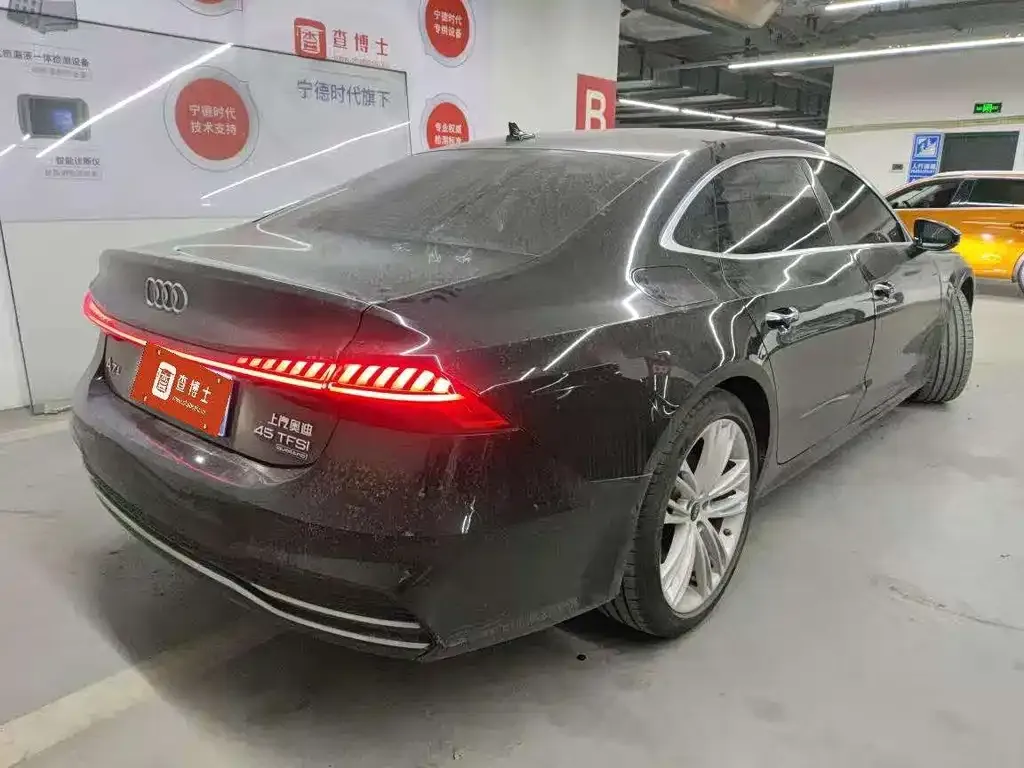 Audi A7L 2024 из CN, фото 5