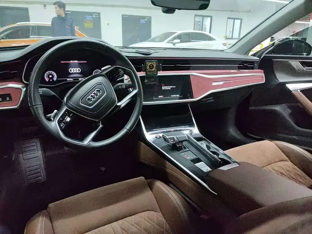 Audi A7L 2024 из CN, фото 4