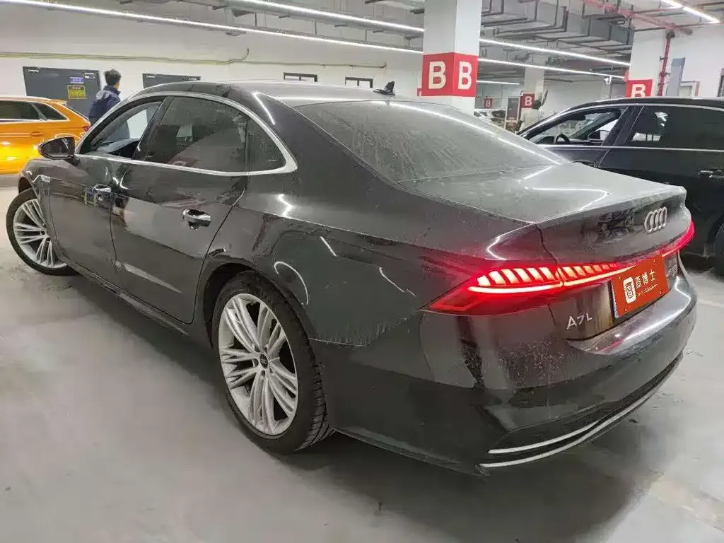 Audi A7L 2024 из CN, фото 3