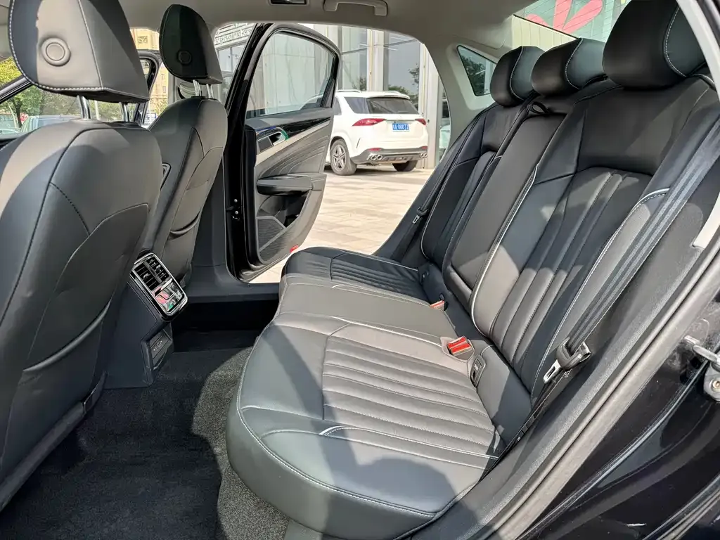 Volkswagen Passat — фото 4