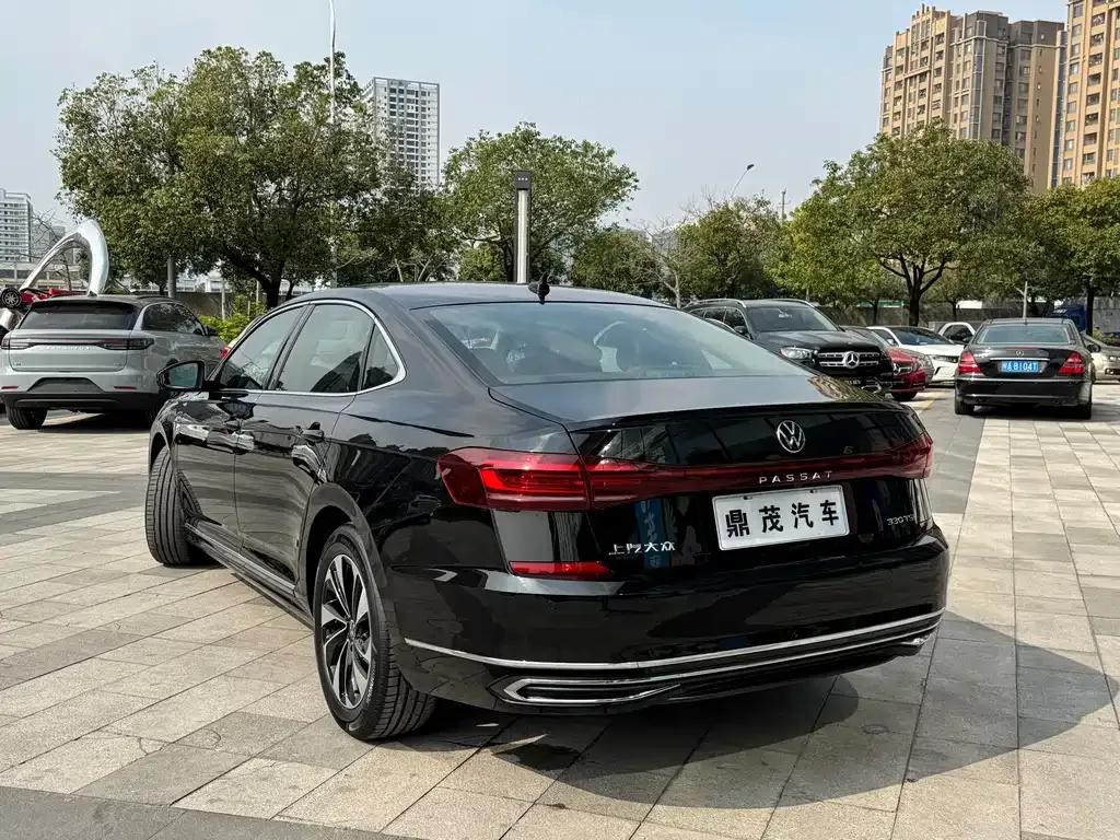 Volkswagen Passat — фото 5