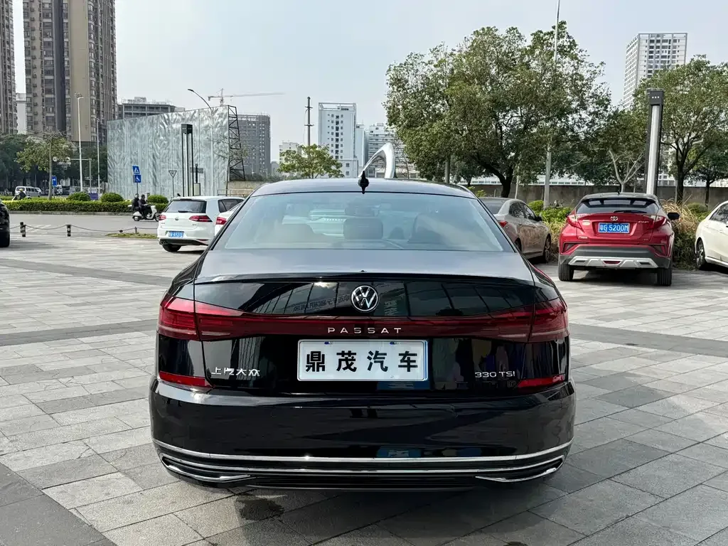 Volkswagen Passat — фото 9