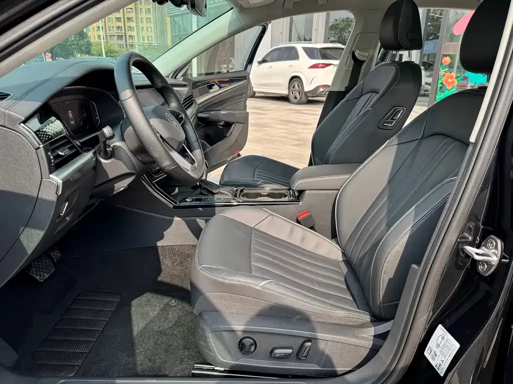 Volkswagen Passat — фото 8
