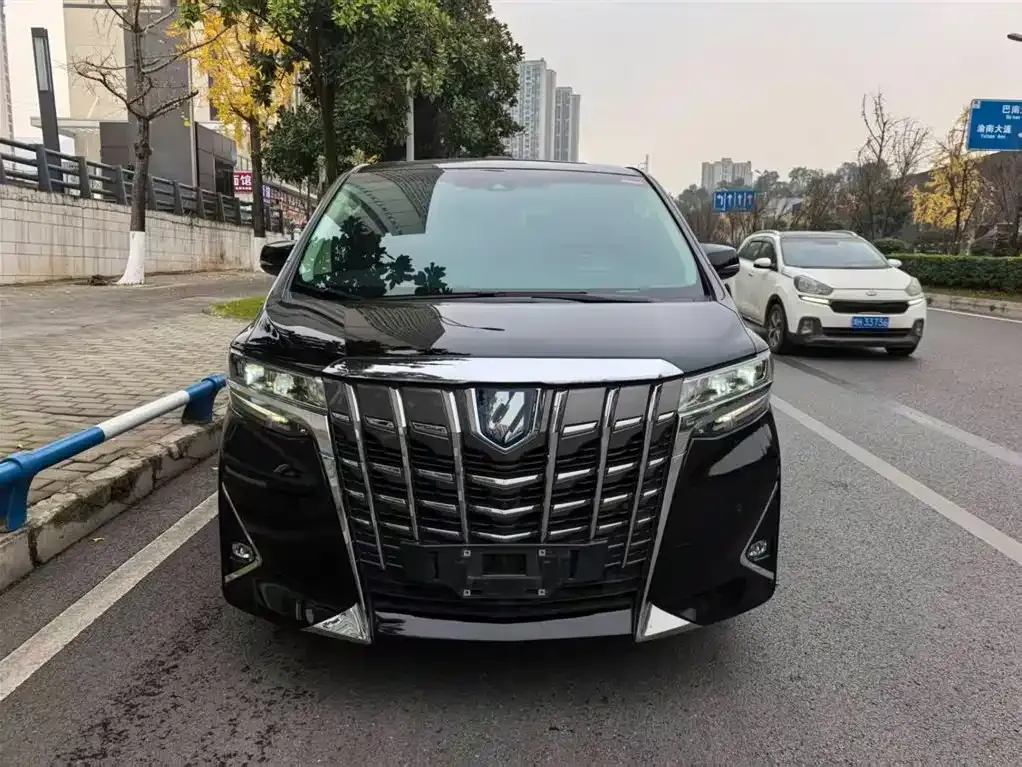 Toyota Alphard 2022 из CN, фото 8