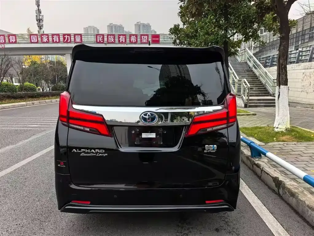Toyota Alphard 2022 из CN, фото 4