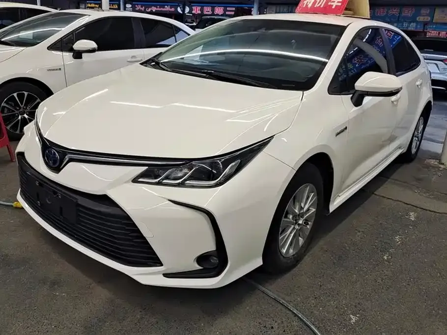 Toyota Corolla — фото 1