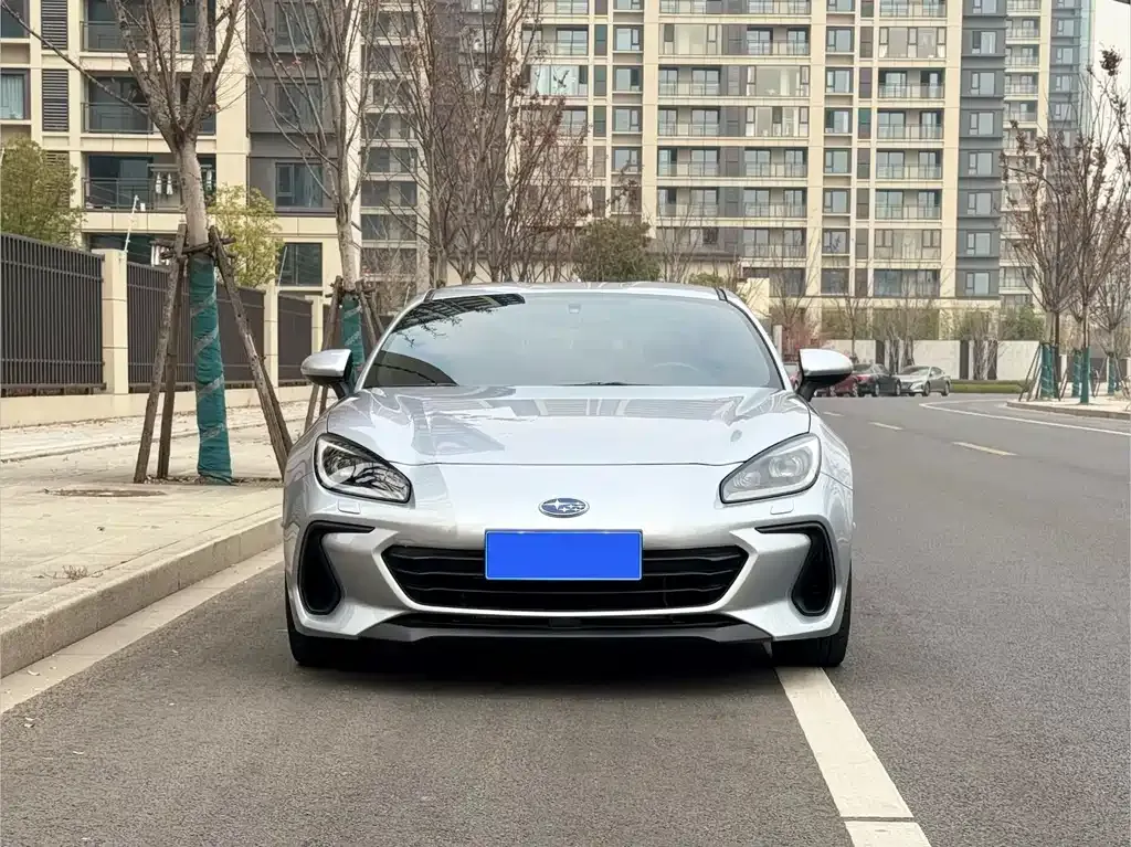 Subaru BRZ 2023 из CN, фото 9