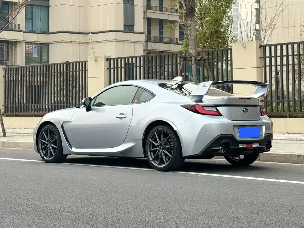 Subaru BRZ 2023 из CN, фото 5