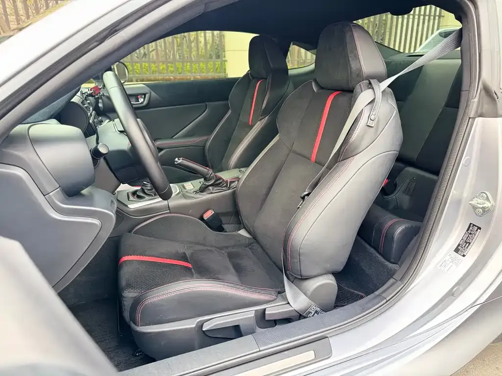 Subaru BRZ 2023 из CN, фото 2