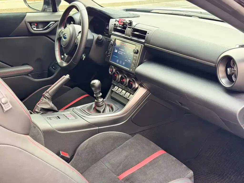 Subaru BRZ 2023 из CN, фото 3