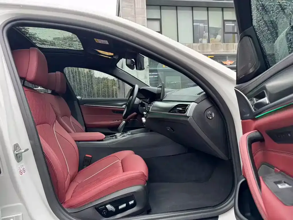 BMW 5 Series New Energy — фото 2