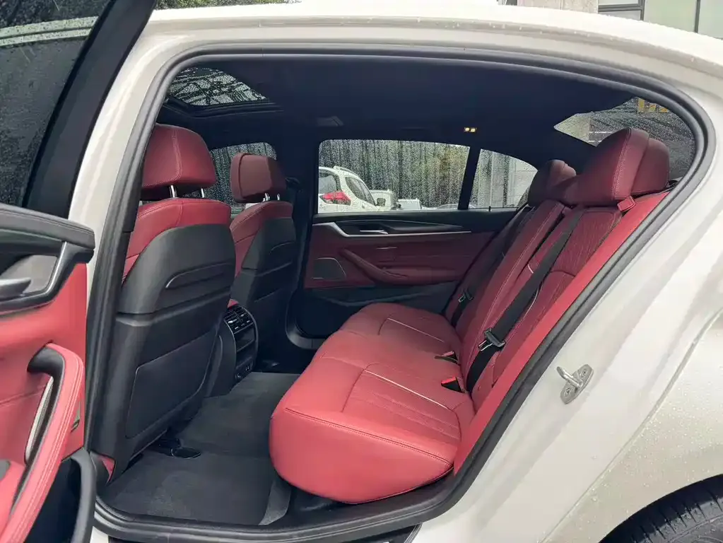 BMW 5 Series New Energy — фото 3