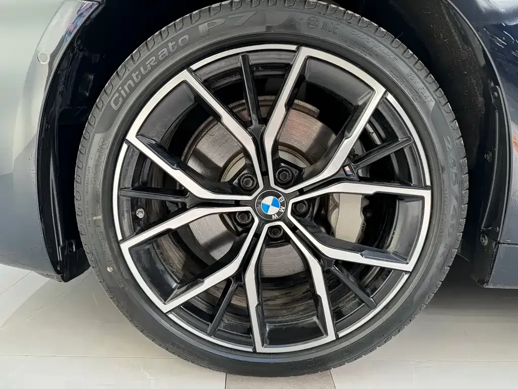 BMW 5 Series 2023 из CN, фото 5