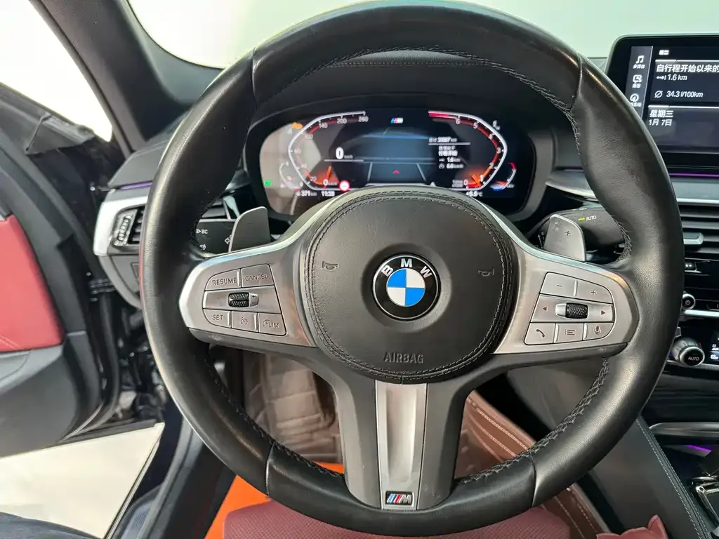 BMW 5 Series 2023 из CN, фото 7