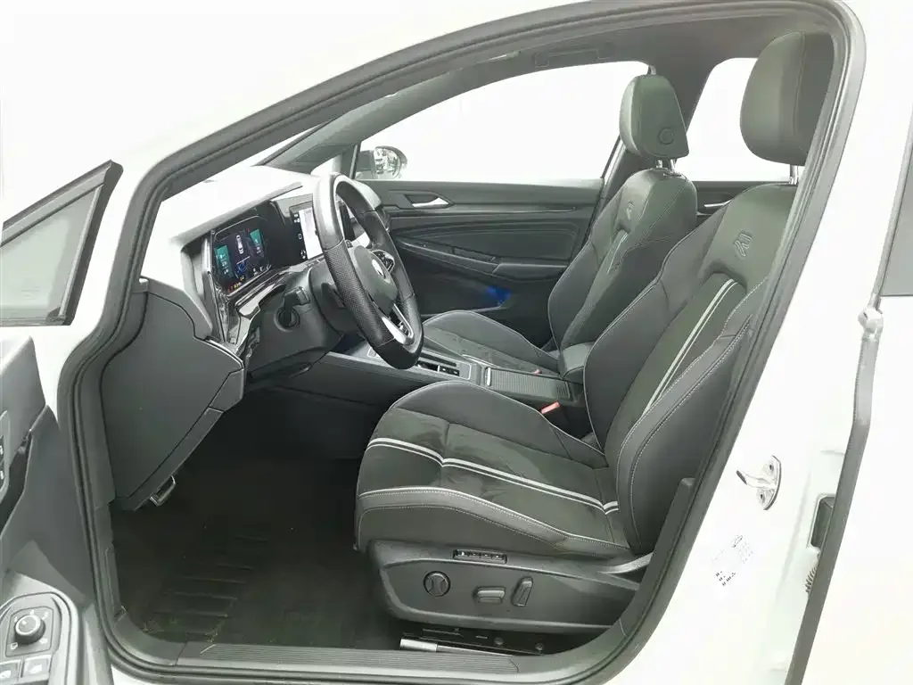 Volkswagen Golf 2022 из CN, фото 10