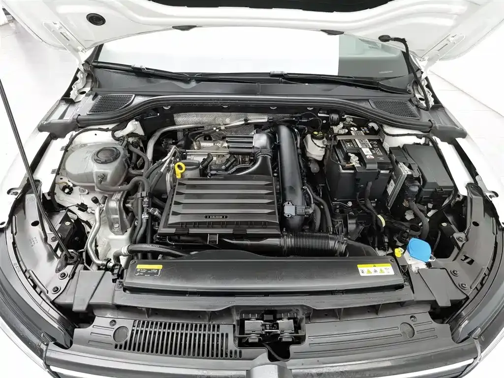 Volkswagen Golf 2022 из CN, фото 6