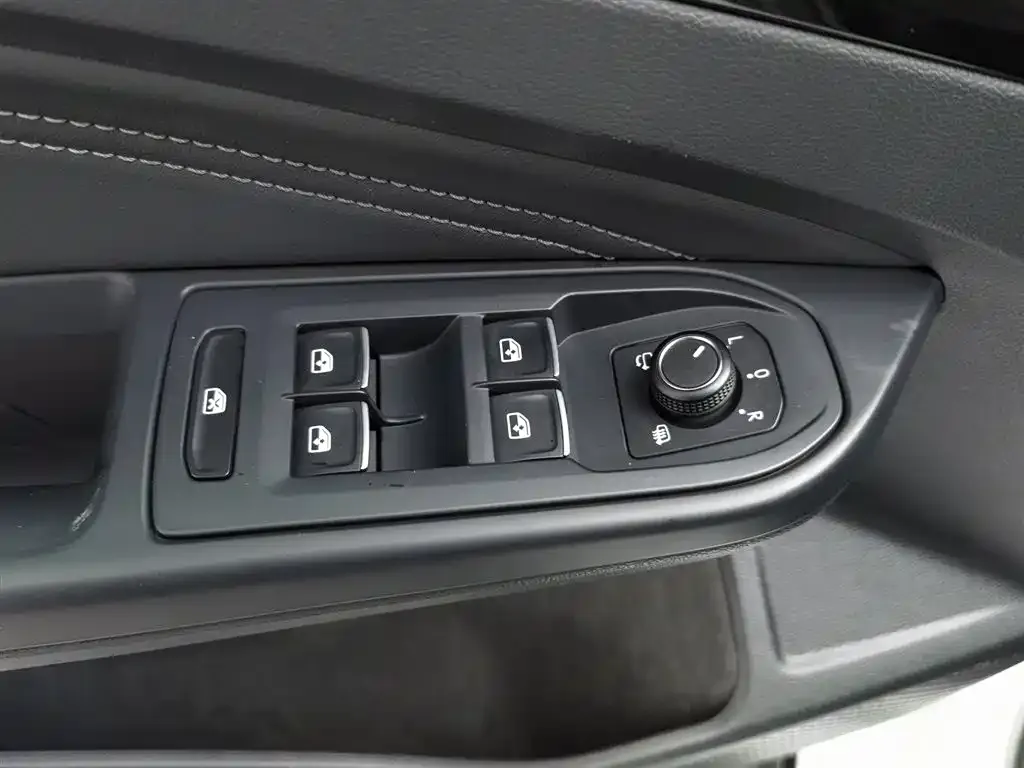 Volkswagen Golf 2022 из CN, фото 9