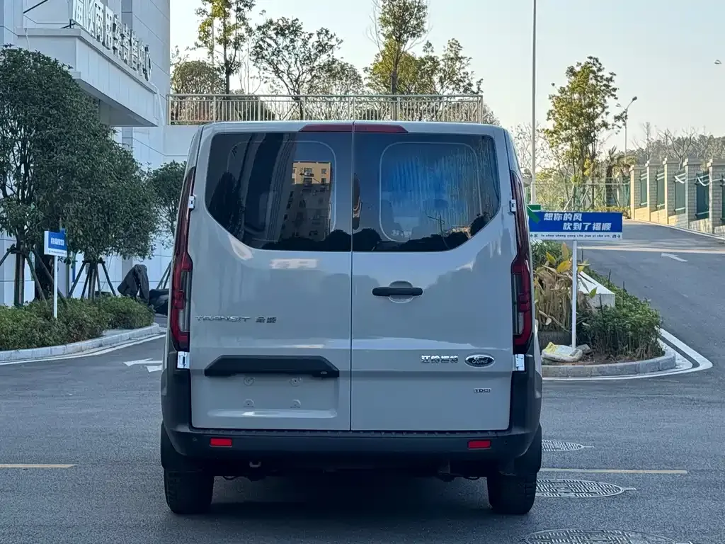 Ford Transit 2024 из CN, фото 8