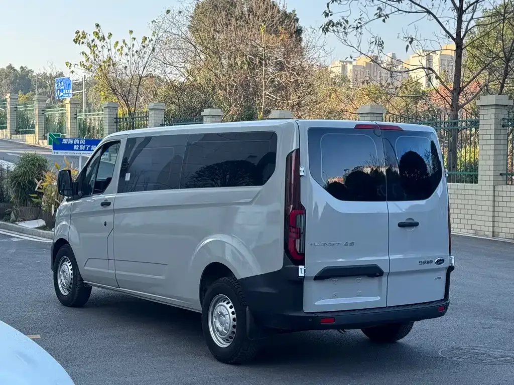 Ford Transit 2024 из CN, фото 7