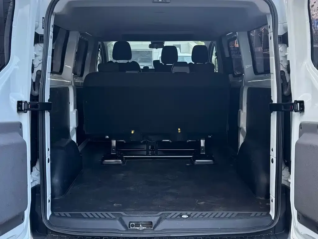 Ford Transit 2024 из CN, фото 9