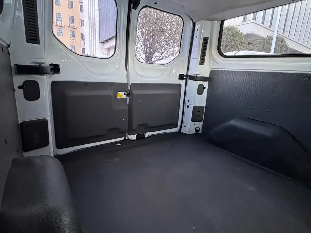 Ford Transit 2024 из CN, фото 5